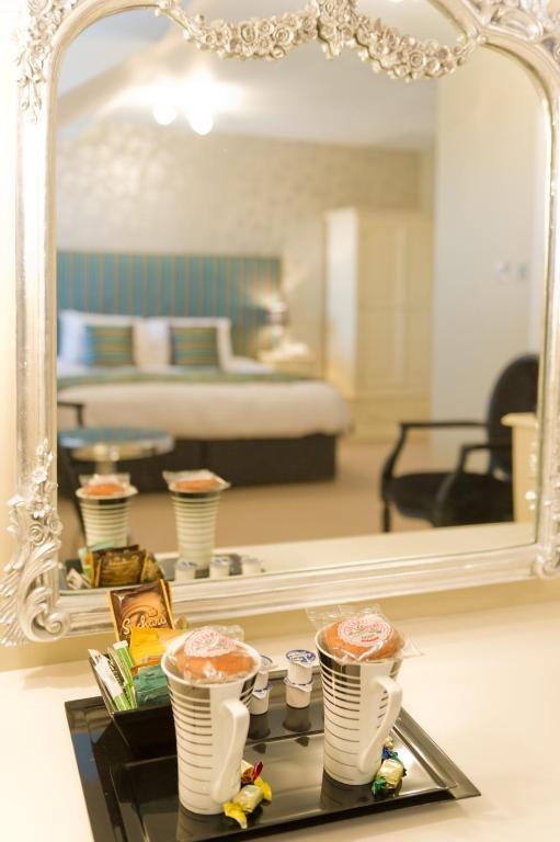 Hotel The Grafton Harrogate Zimmer foto A room at the hotel