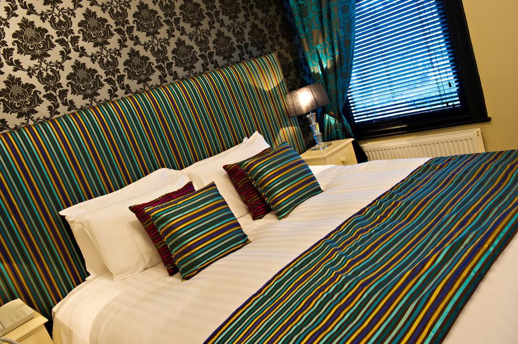 Hotel The Grafton Harrogate Exterior foto A bed runner