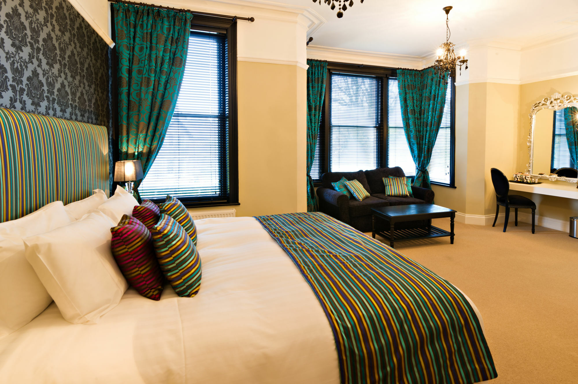 Hotel The Grafton Harrogate Exterior foto A room at the hotel